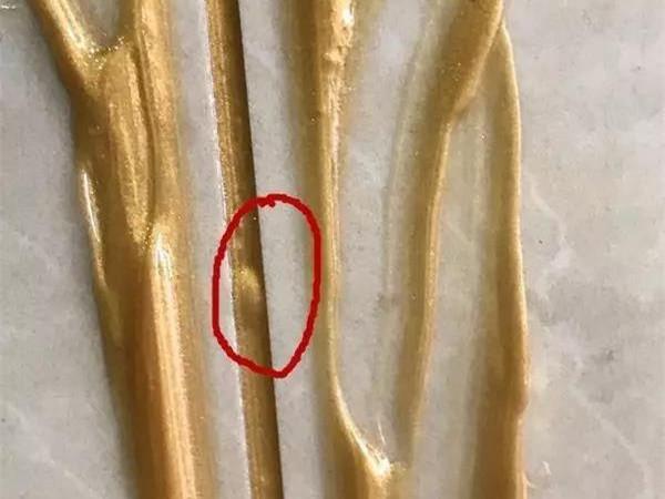 美缝施工遇到凸起和气泡,专业美缝师傅都这样(图1) 美缝施工遇到凸起和气泡,专业美缝师傅都这样(图1)