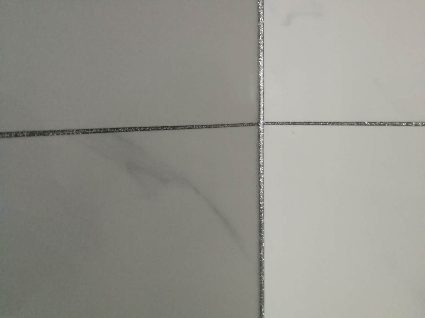 环氧彩砂美缝剂可以自己做吗?(图1) 环氧彩砂美缝剂可以自己做吗?(图1)